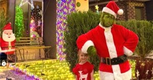 Christmas-Grinch-impersonator-02